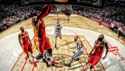 开云体育登陆入口-“空中飞跃：沙丘与悬崖的极速跳跃”，空中飞跃游戏