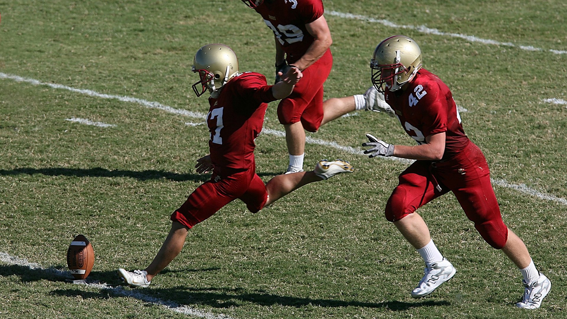 “英超豪门大比拼:争夺榜首引发关注”,英超十大豪门球队